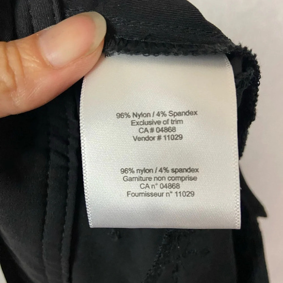 MEC  shorts with 2 zipper back pockets Sz 12 - Picture 7 of 9